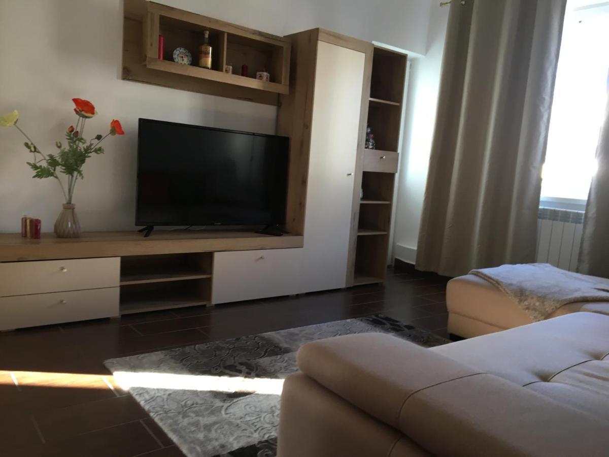 Central Home Piatra Neamţ Eksteriør billede