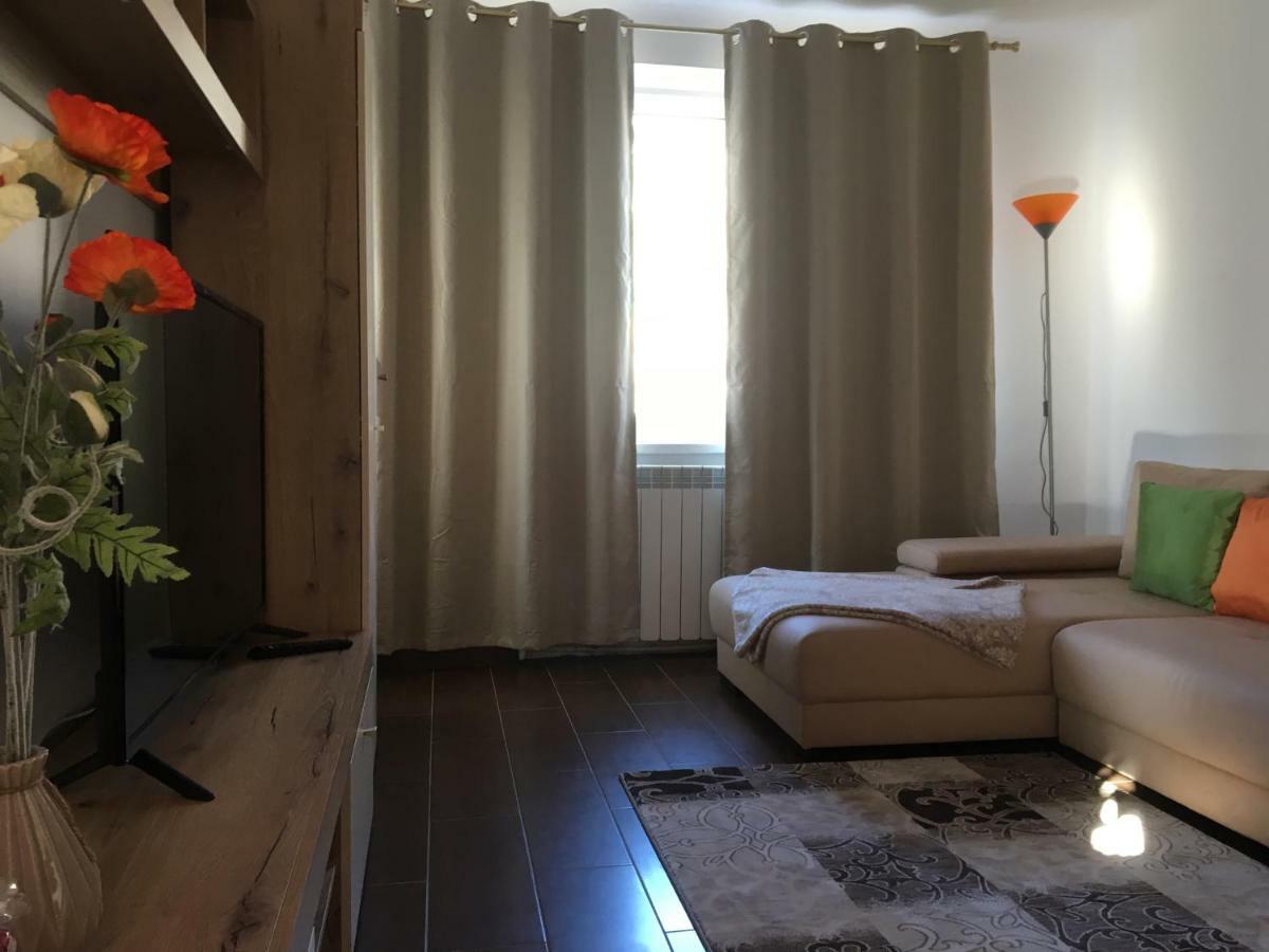 Central Home Piatra Neamţ Eksteriør billede